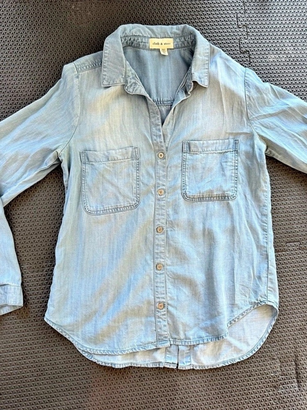 Cloth & Stone Chambray Buttondown Shirt Blue XS